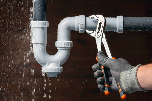 Professional Plumbing technician working in Round O, SC